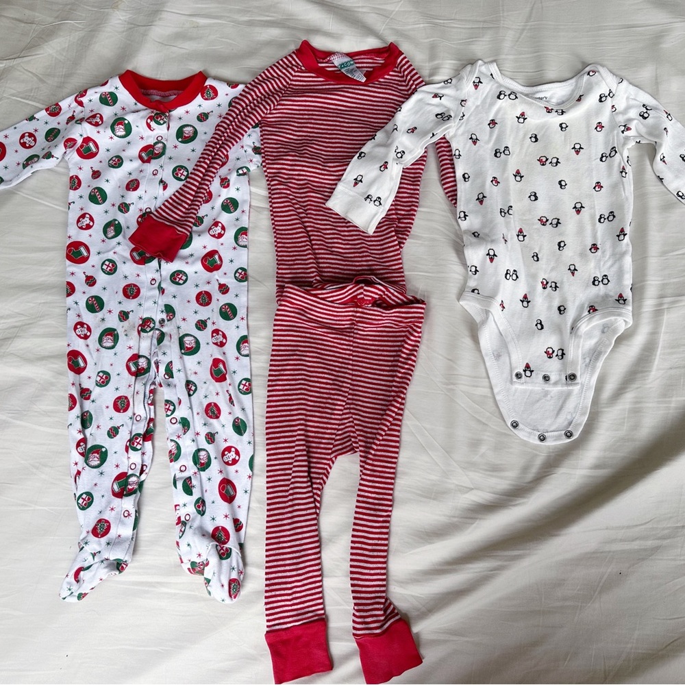 Holiday pajama set (18M)